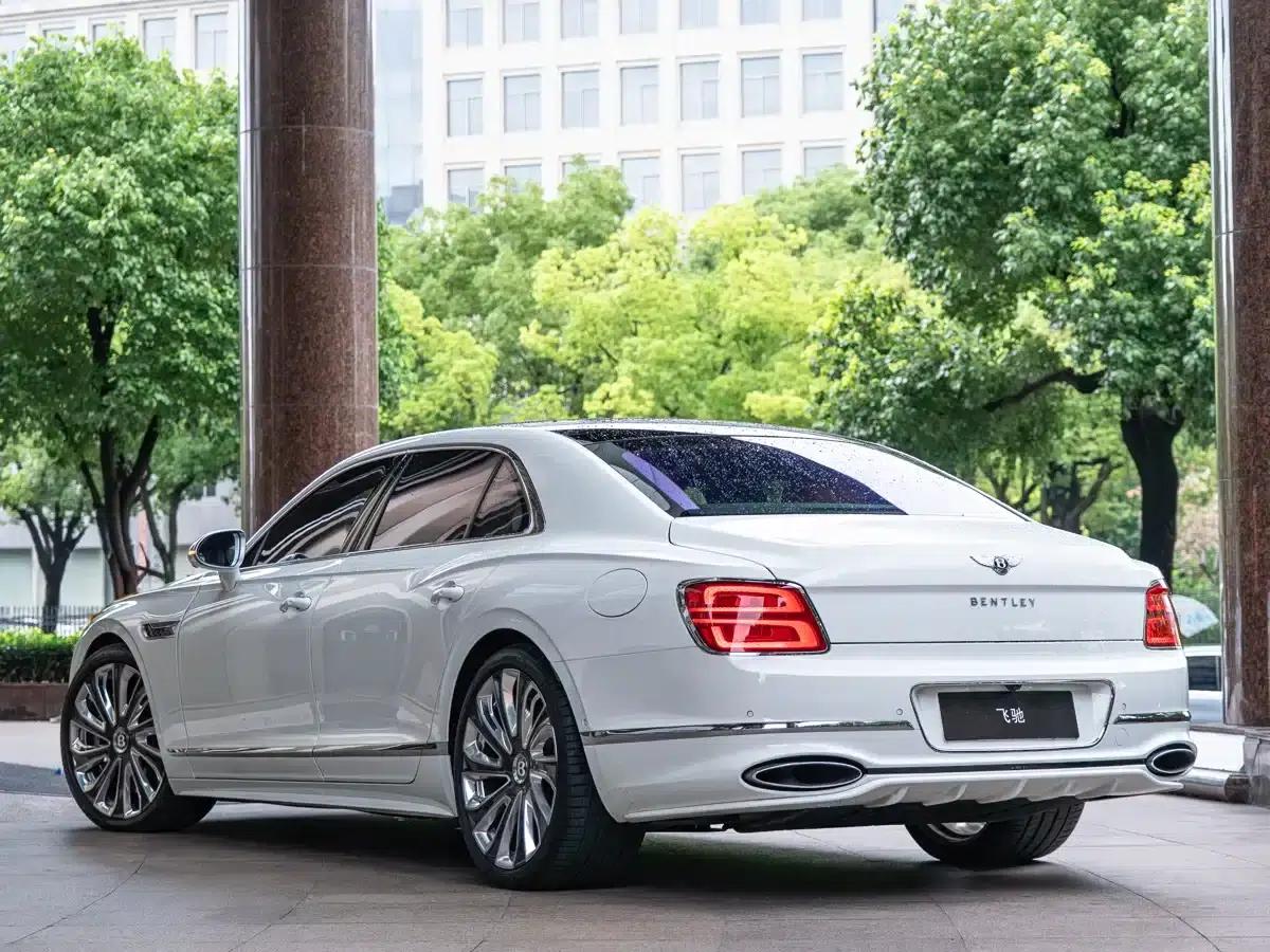 Flying Spur Plug-in Hybrid 2025 4.0T V8 Mulliner — миниатюра 7