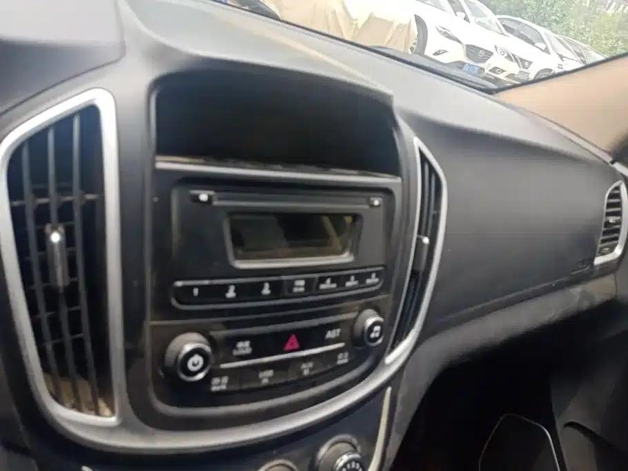 Baojun 560 2016 1.8L Manual Value Edition — миниатюра 13