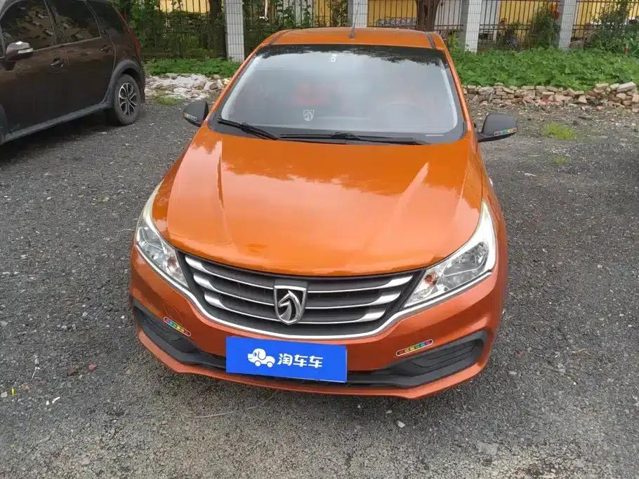 Baojun 310 2016 1.2L Manual Value Edition — миниатюра 2