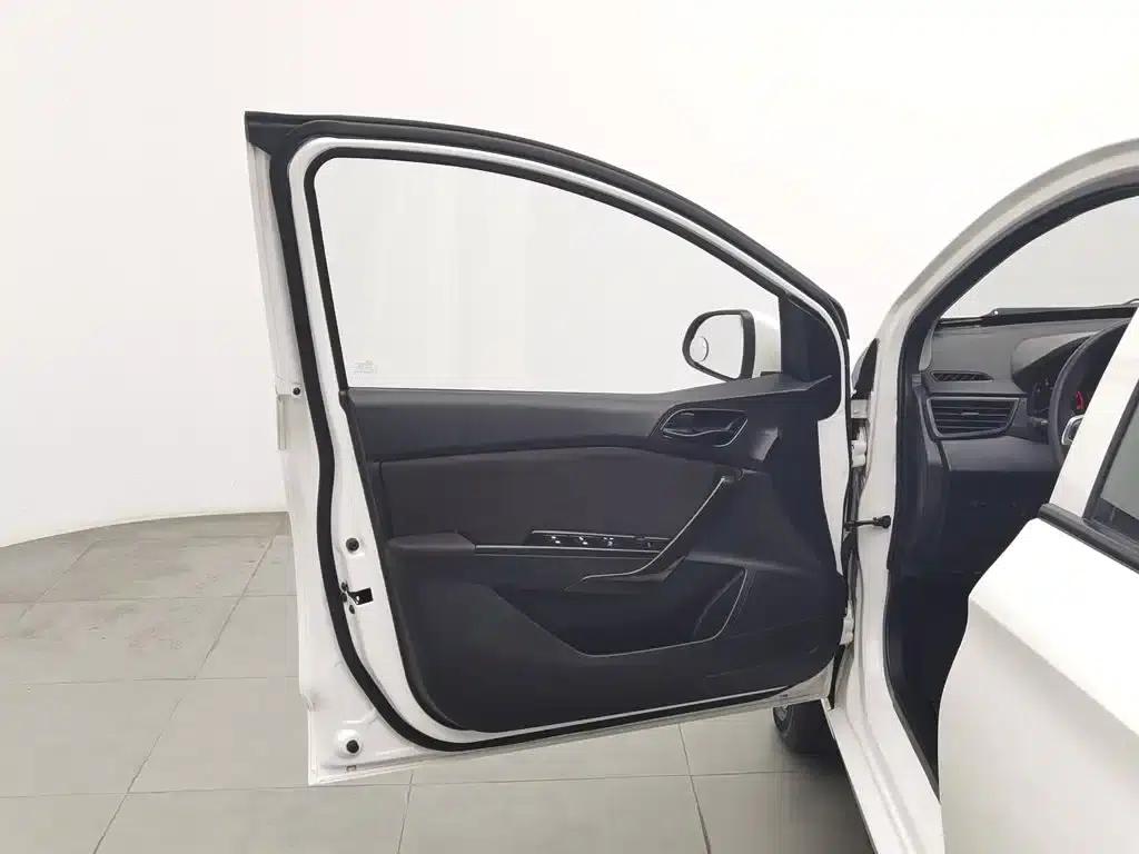 Baojun 310 2020 1.2L Manual Comfort Model — миниатюра 8