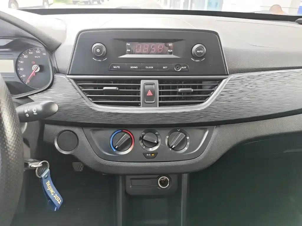 Baojun 310 2016 1.2L Manual Value Edition — миниатюра 13