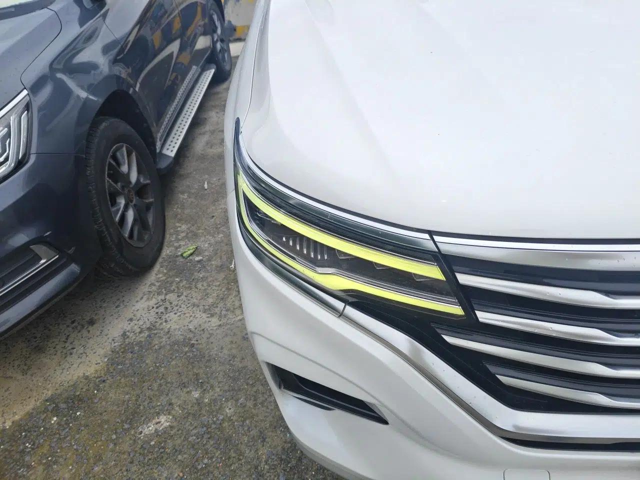 Roewe RX5 MAX 2019 300TGI Automatic Smart Cabin Luxury Edition — миниатюра 7