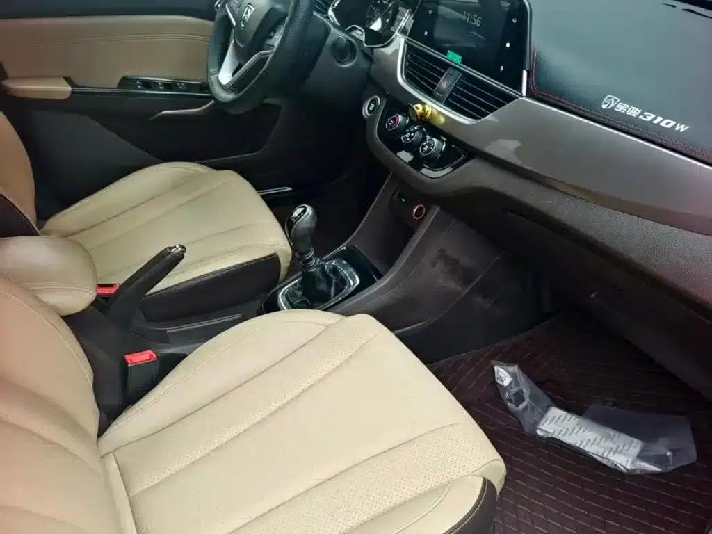 Baojun 310W 2017 1.5L Manual Deluxe Edition (National V Emission Standard) — миниатюра 5