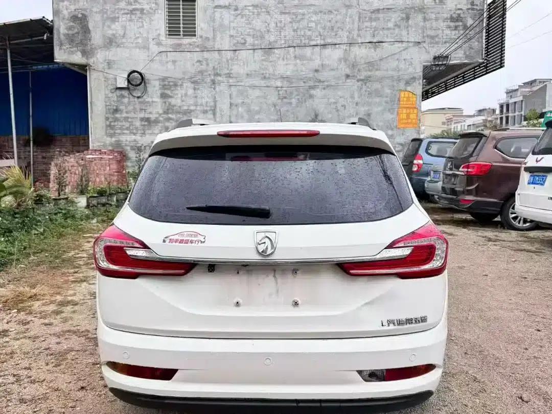 Baojun 310W 2017 1.5L Manual Fashion Edition (National V Emission Standard) — миниатюра 5