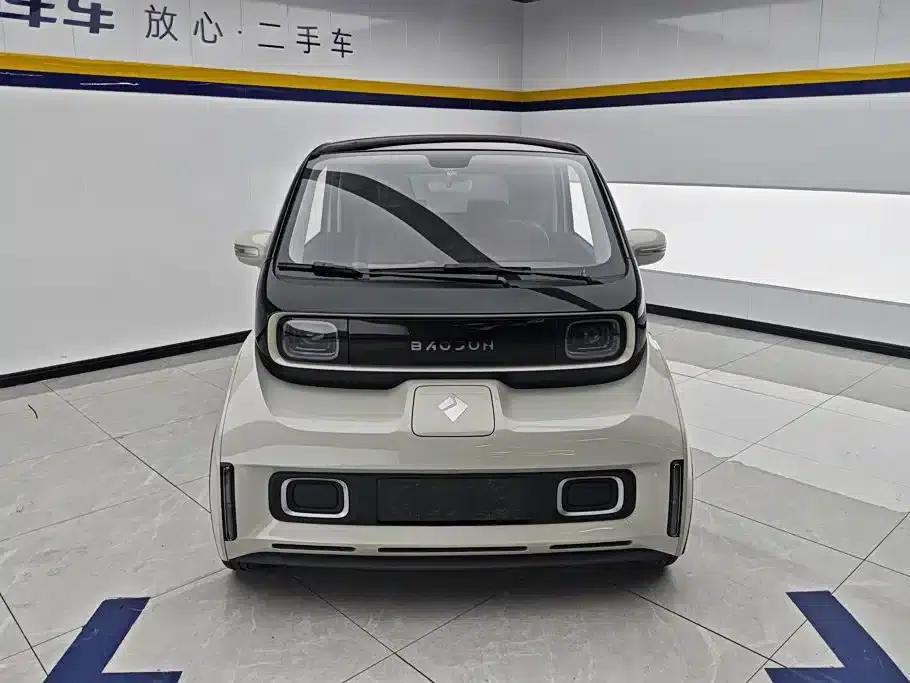 Baojun KiWi EV 2021 Artist Edition Ternary Lithium — миниатюра 2