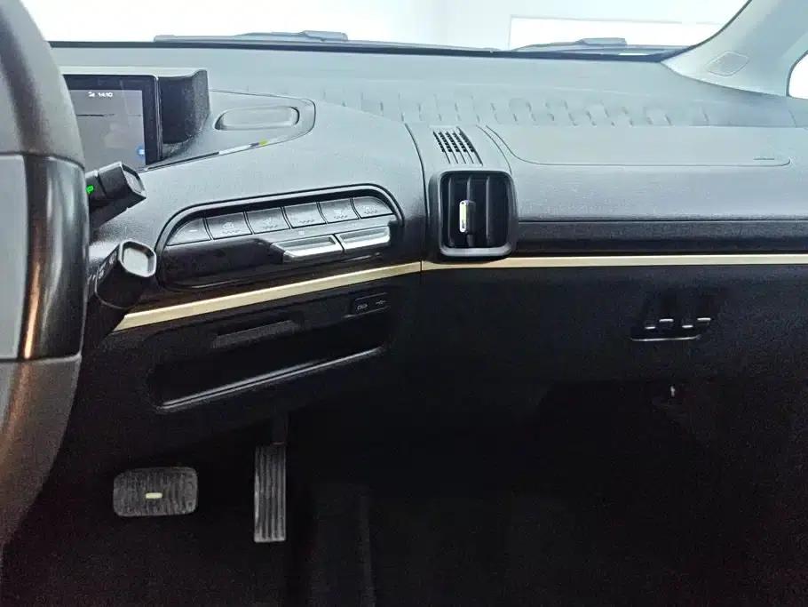 Baojun KiWi EV 2021 Artist Edition Ternary Lithium — миниатюра 13