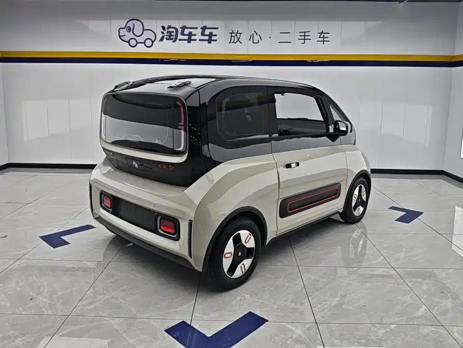 Baojun KiWi EV 2021 Artist Edition Ternary Lithium — миниатюра 3