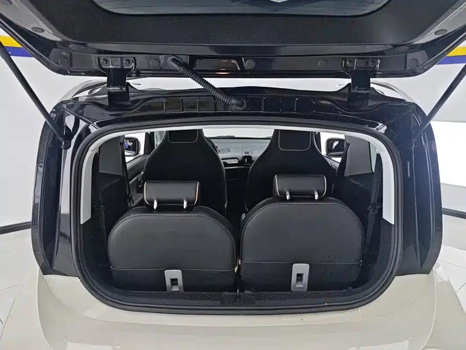 Baojun KiWi EV 2021 Artist Edition Ternary Lithium — миниатюра 4