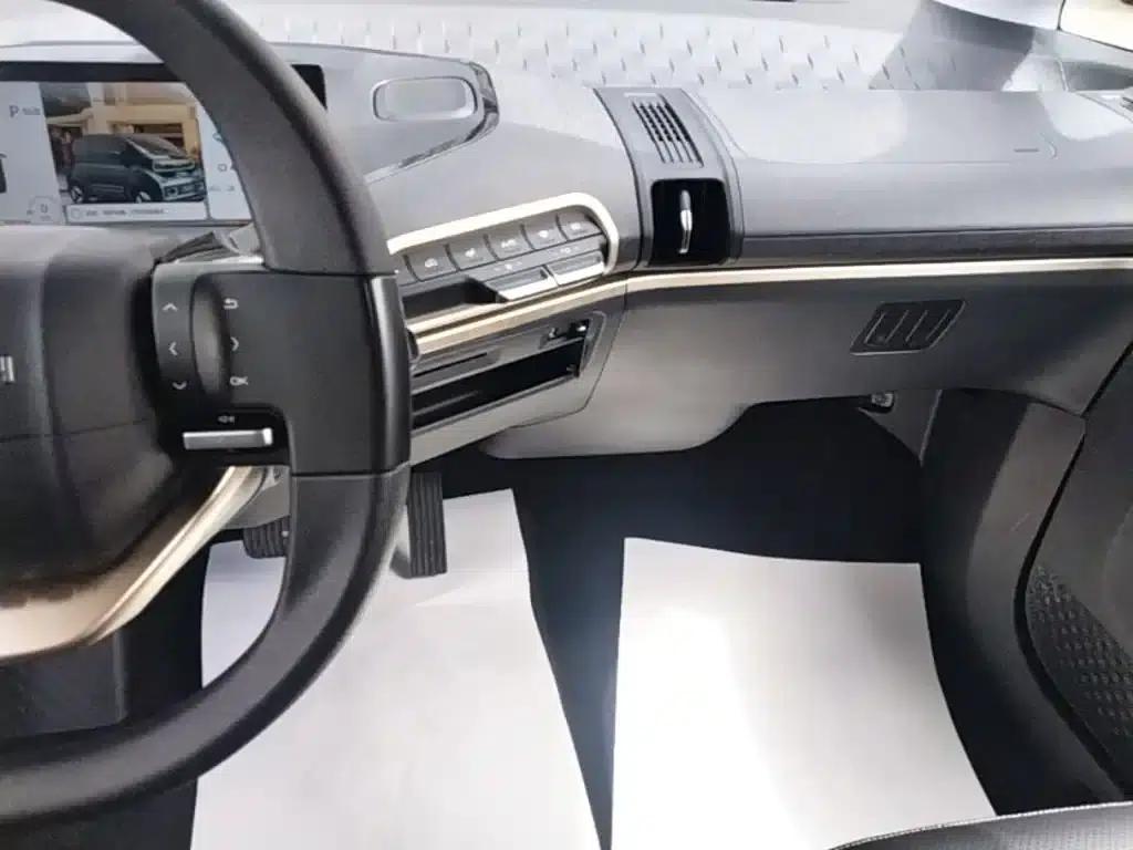 Baojun KiWi EV 2021 Artist Edition Lithium Iron Phosphate — миниатюра 13