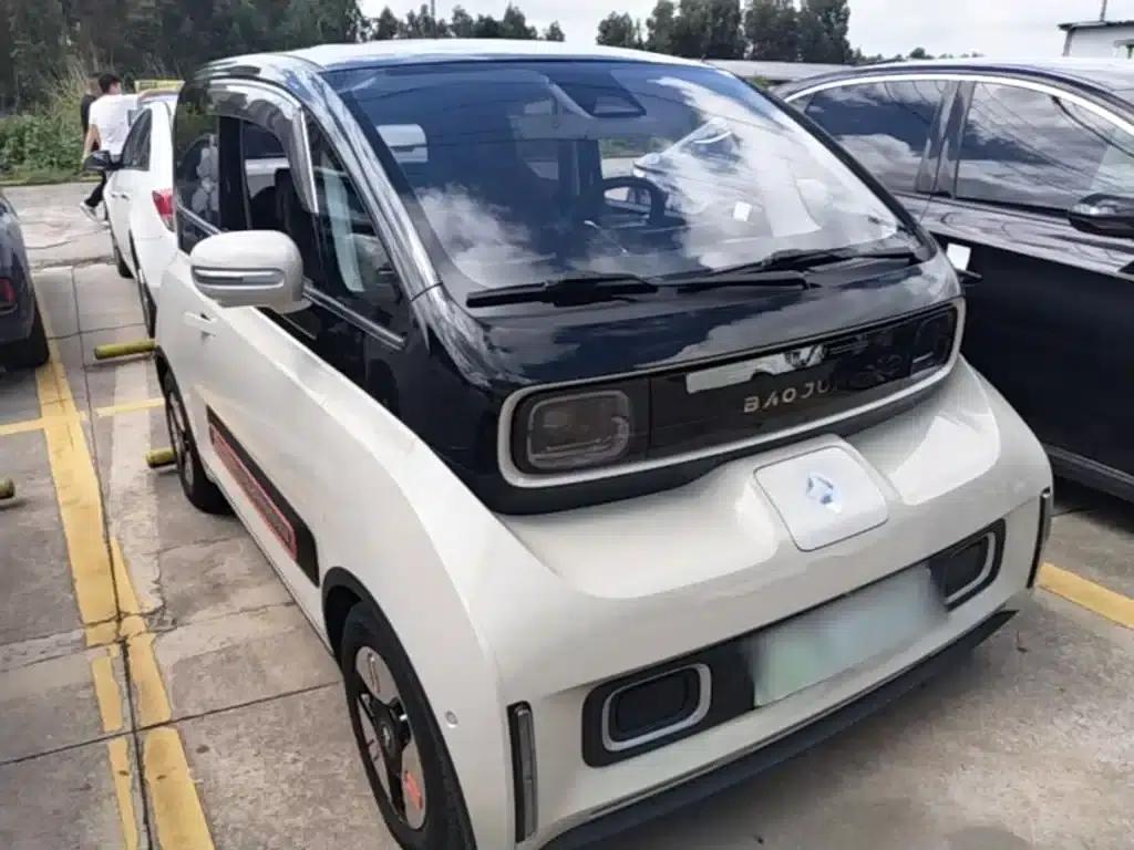 Baojun KiWi EV 2021 Artist Edition Lithium Iron Phosphate — миниатюра 4