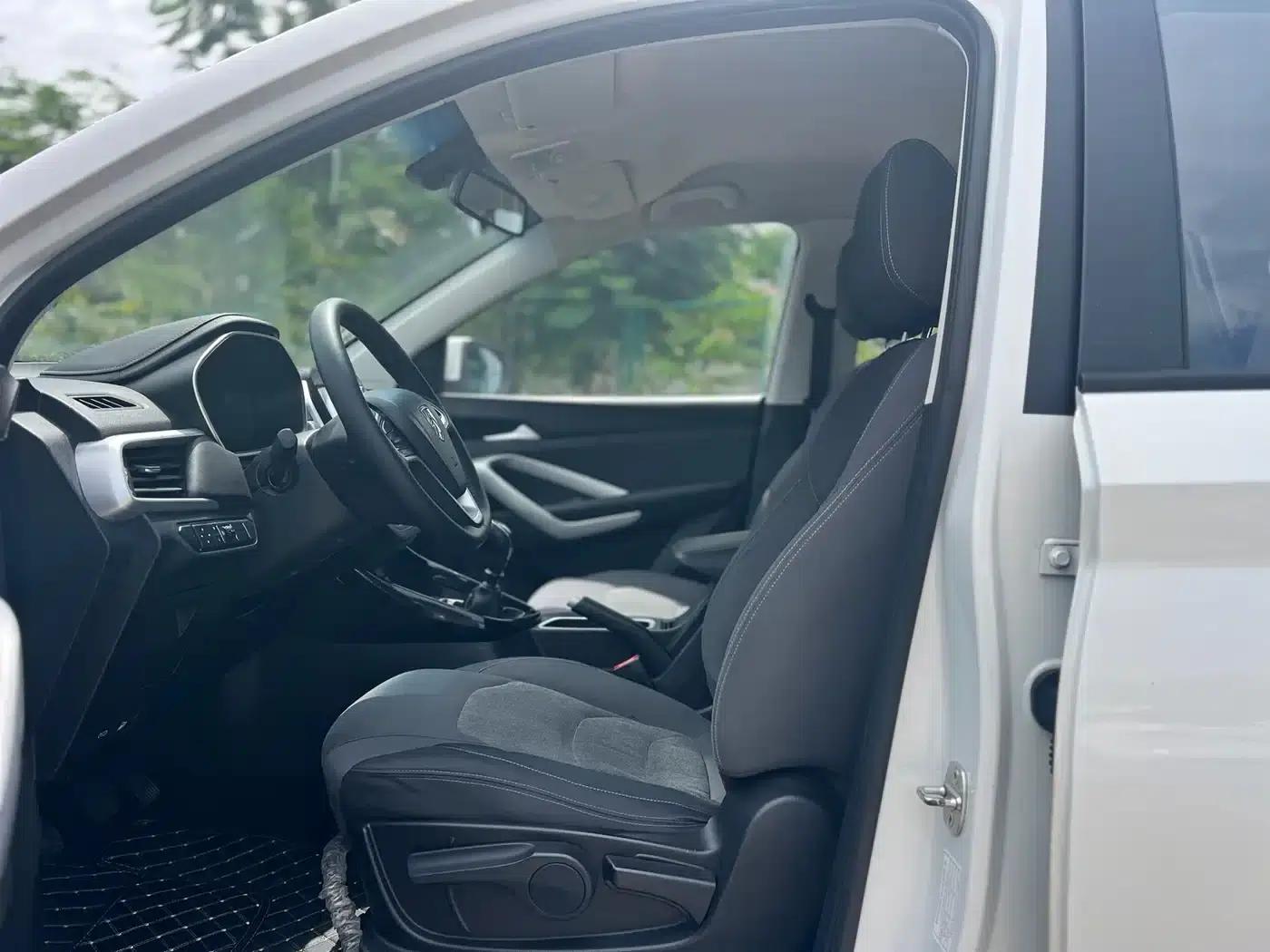 Baojun 530 2020 1.5T Manual Comfort 7-seater — миниатюра 4