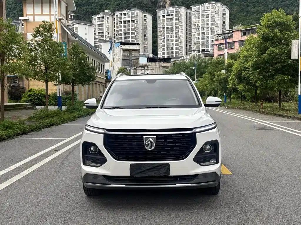 Baojun 530 2020 1.5T CVT Premium Connected Edition 6-seater — миниатюра 3