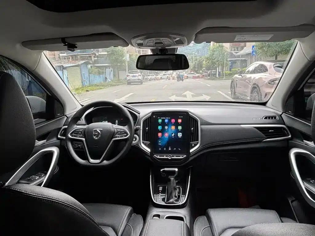 Baojun 530 2020 1.5T CVT Premium Connected Edition 6-seater — миниатюра 6
