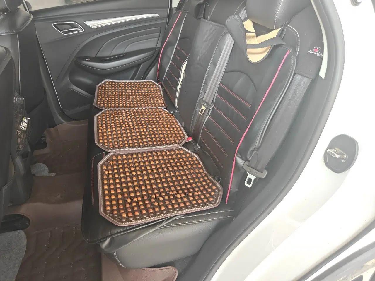 Roewe RX3 2020 1.6L CVT 4G Connected Ultra-Fun Elite Edition — миниатюра 17