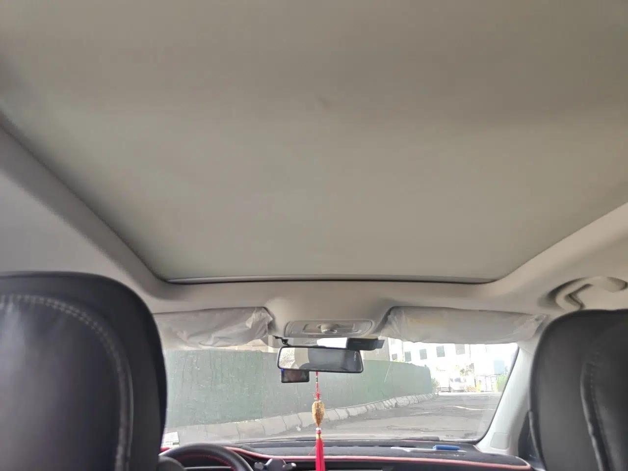 Roewe RX3 2020 1.6L CVT 4G Connected Ultra-Fun Elite Edition — миниатюра 18