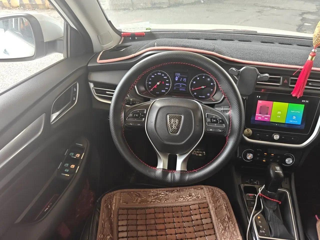 Roewe RX3 2020 1.6L CVT 4G Connected Ultra-Fun Elite Edition — миниатюра 10