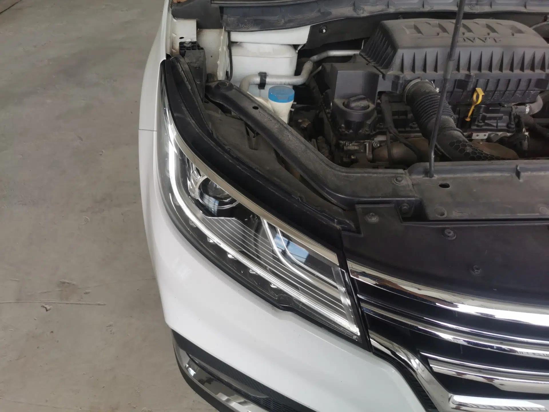 Roewe RX3 2018 1.6L CVT Internet Smart Edition — миниатюра 7