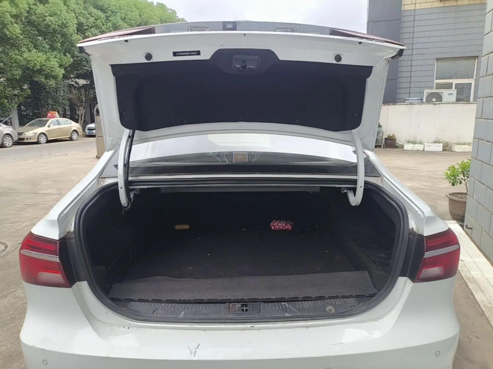 Roewe i6 New Energy 2019 PLUS 50T Internet Glory Flagship Edition — миниатюра 27