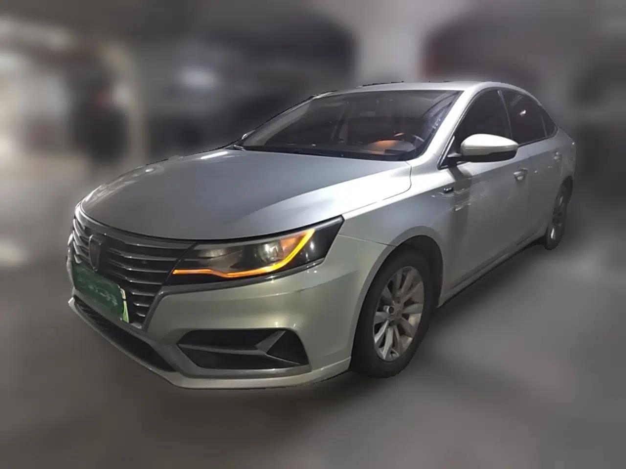 Roewe i6 New Energy 2017 45T Hybrid Connect & Smart Enjoyment Edition — миниатюра 1