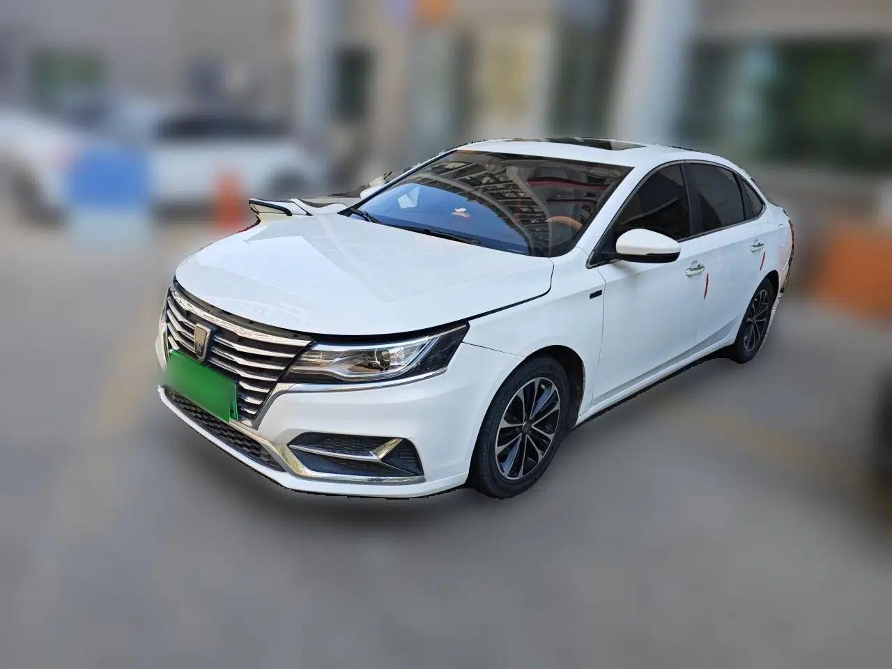 Roewe i6 New Energy 2019 PLUS 50T 4G Connected Glory Luxury Edition — миниатюра 1