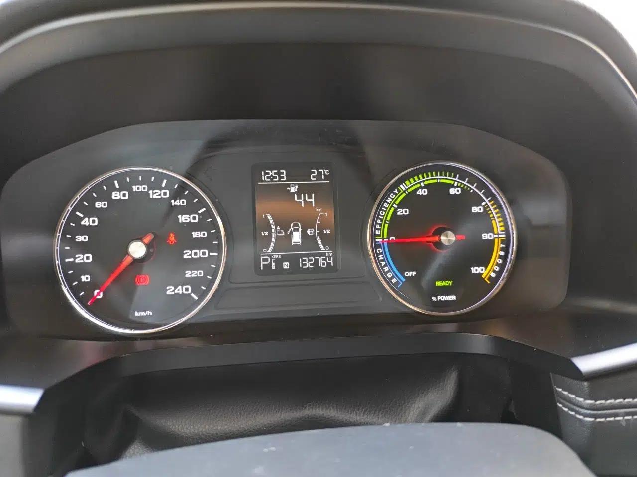 Roewe i6 New Energy 2019 PLUS 50T 4G Connected Glory Luxury Edition — миниатюра 11