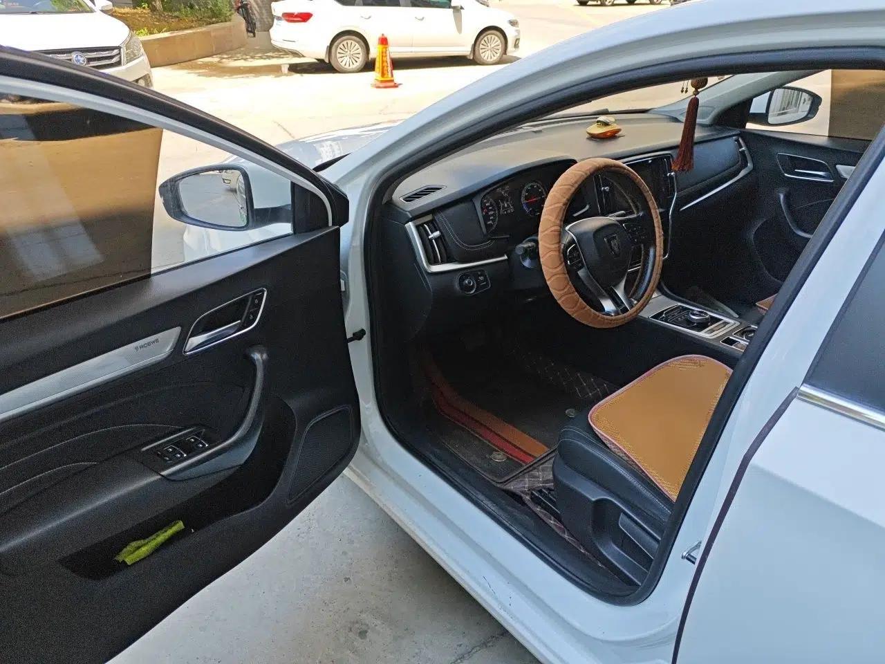 Roewe i6 New Energy 2019 PLUS 50T 4G Connected Glory Luxury Edition — миниатюра 16