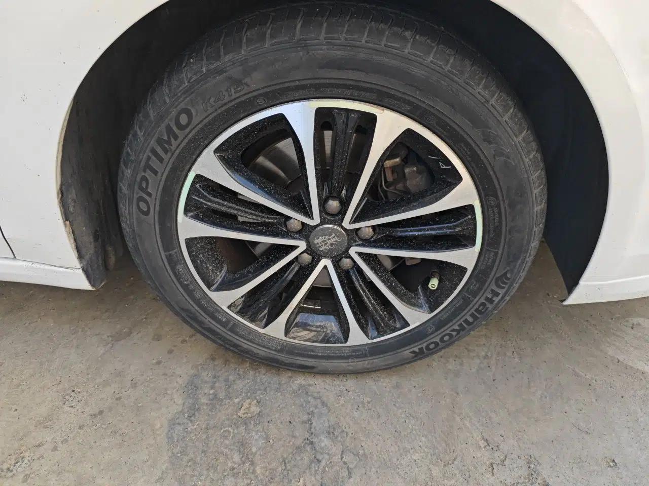 Roewe i6 New Energy 2019 PLUS 50T 4G Connected Glory Luxury Edition — миниатюра 8
