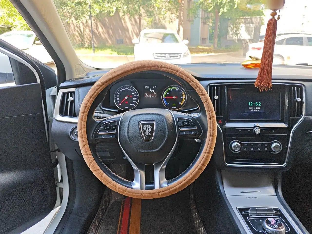 Roewe i6 New Energy 2019 PLUS 50T 4G Connected Glory Luxury Edition — миниатюра 10