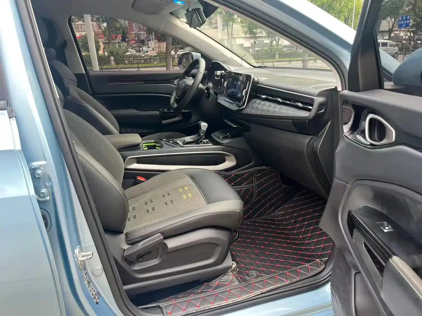 Baojun RM-5 2019 1.5L CVT 24-Hour Online Elite 6-Seater — миниатюра 12