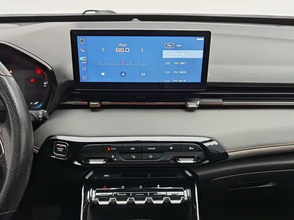 Baojun RS-3 2020 1.5L CVT 24-Hour Online Luxury Edition — миниатюра 12