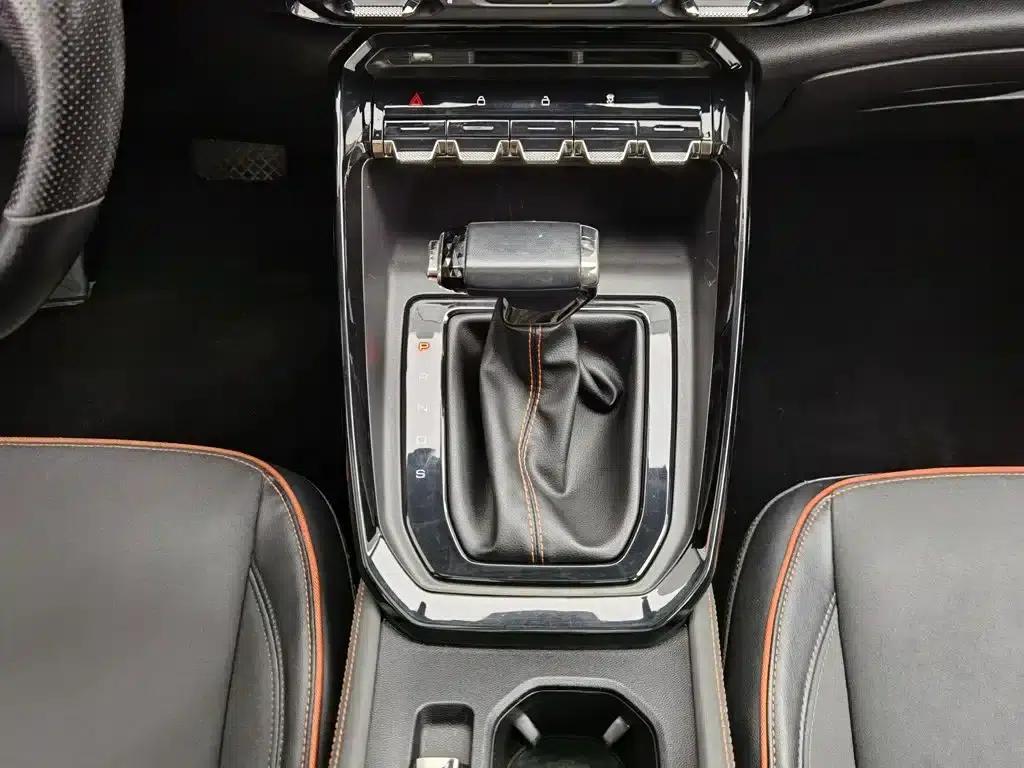 Baojun RS-3 2020 1.5L CVT 24-Hour Online Luxury Edition — миниатюра 13