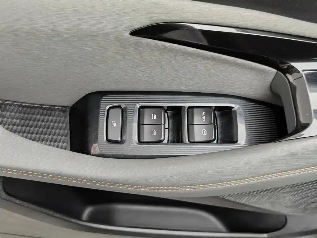 Baojun RS-3 2020 1.5L CVT 24-Hour Online Luxury Edition — миниатюра 9