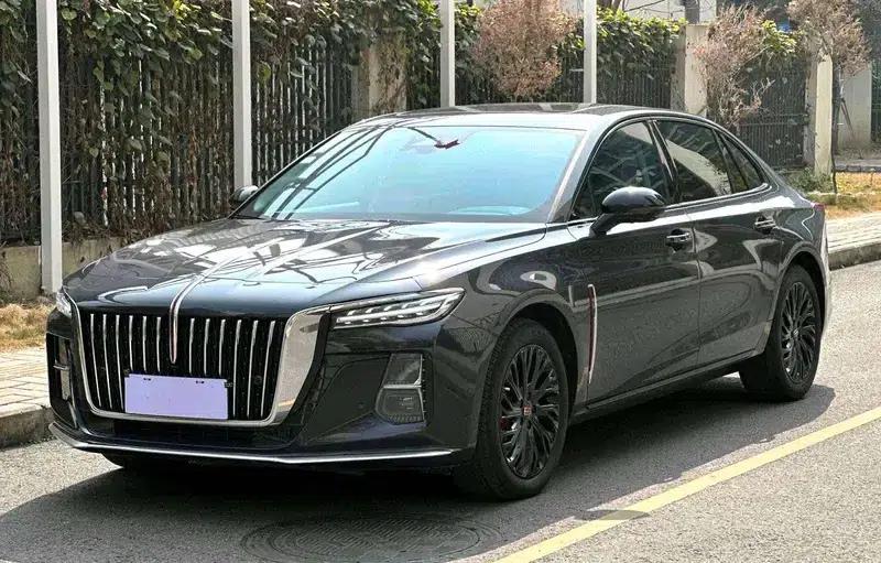 Hongqi H5 2023 2.0T Automatic Intelligent Flagship Edition — миниатюра 1