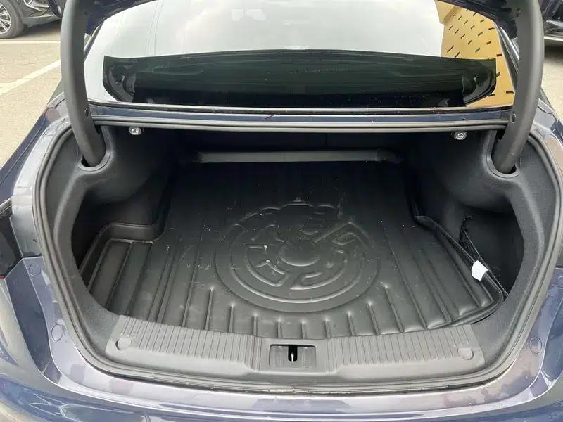 Hongqi H5 2024 2.0T Automatic Intelligent Flagship Edition — миниатюра 12