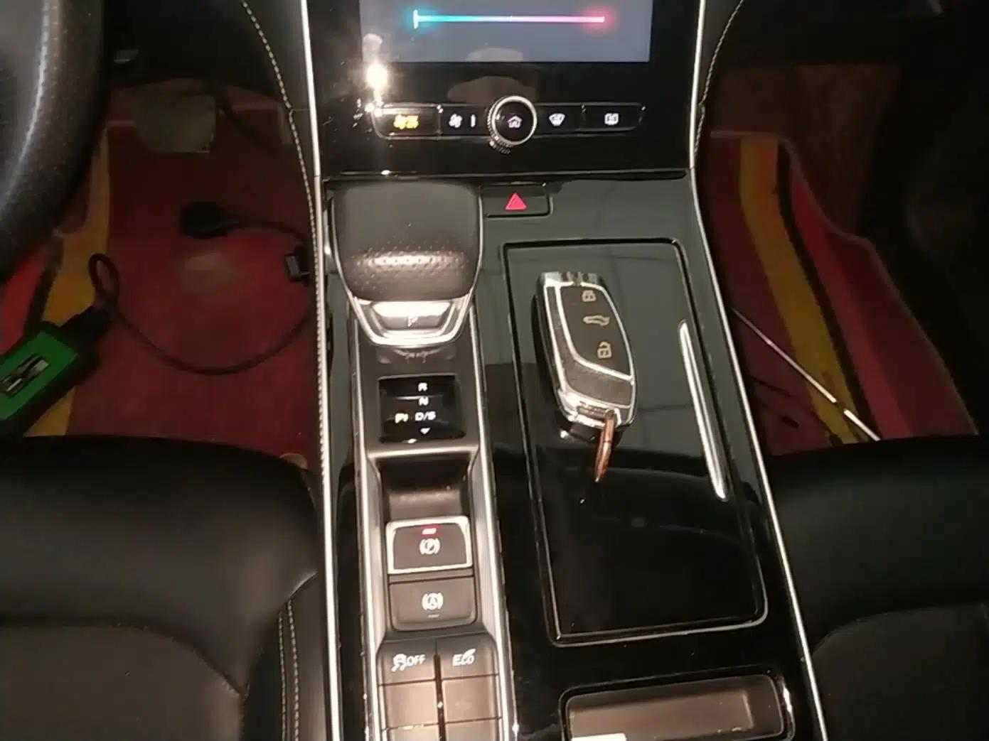 Roewe i6 MAX 2020 300TGI Automatic Sporty Cool Edition — миниатюра 21