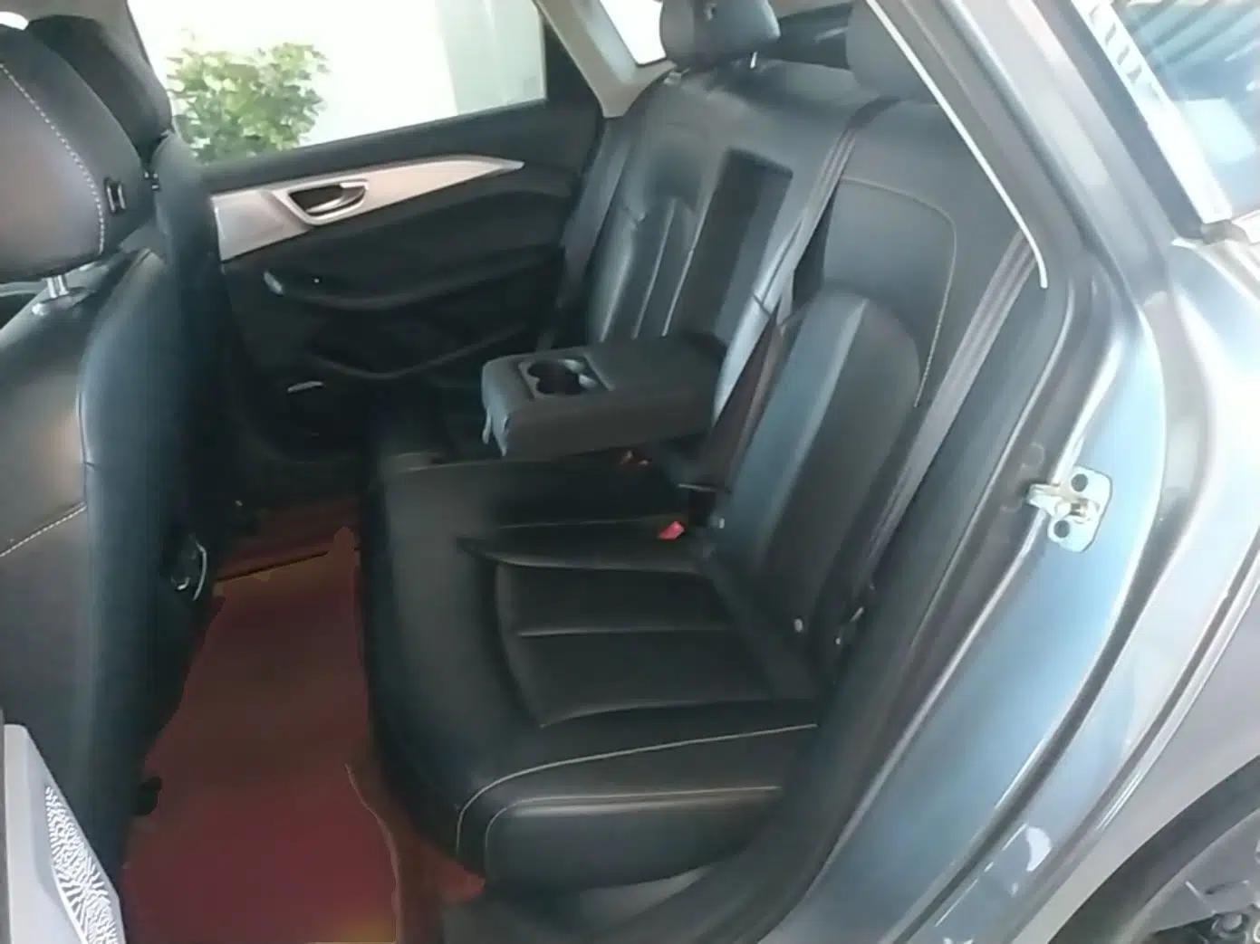 Roewe i6 MAX 2020 300TGI Automatic Sporty Cool Edition — миниатюра 25