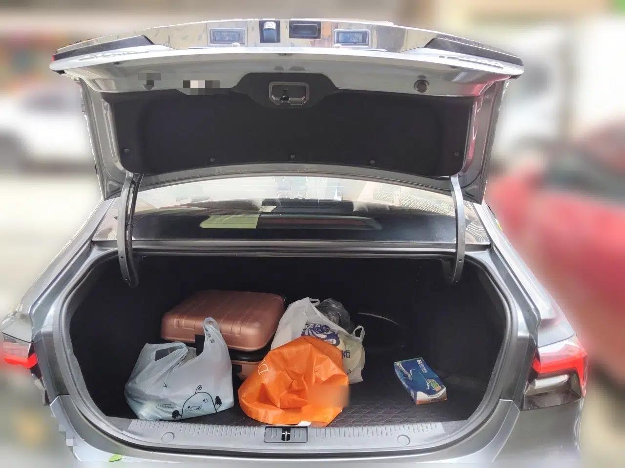 Roewe i6 MAX 2020 300TGI Automatic Cool & Stylish Skyroof Edition — миниатюра 19