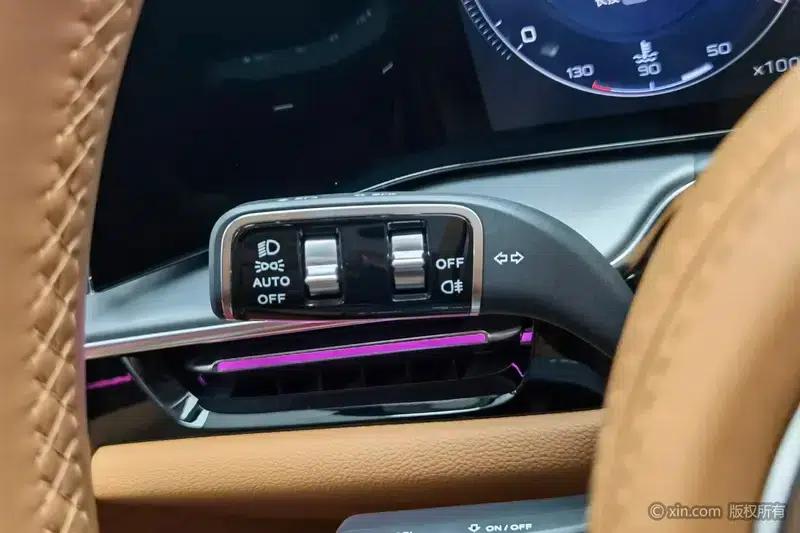 Hongqi H9 2024 2.0T Flagship Private Style Edition — миниатюра 17