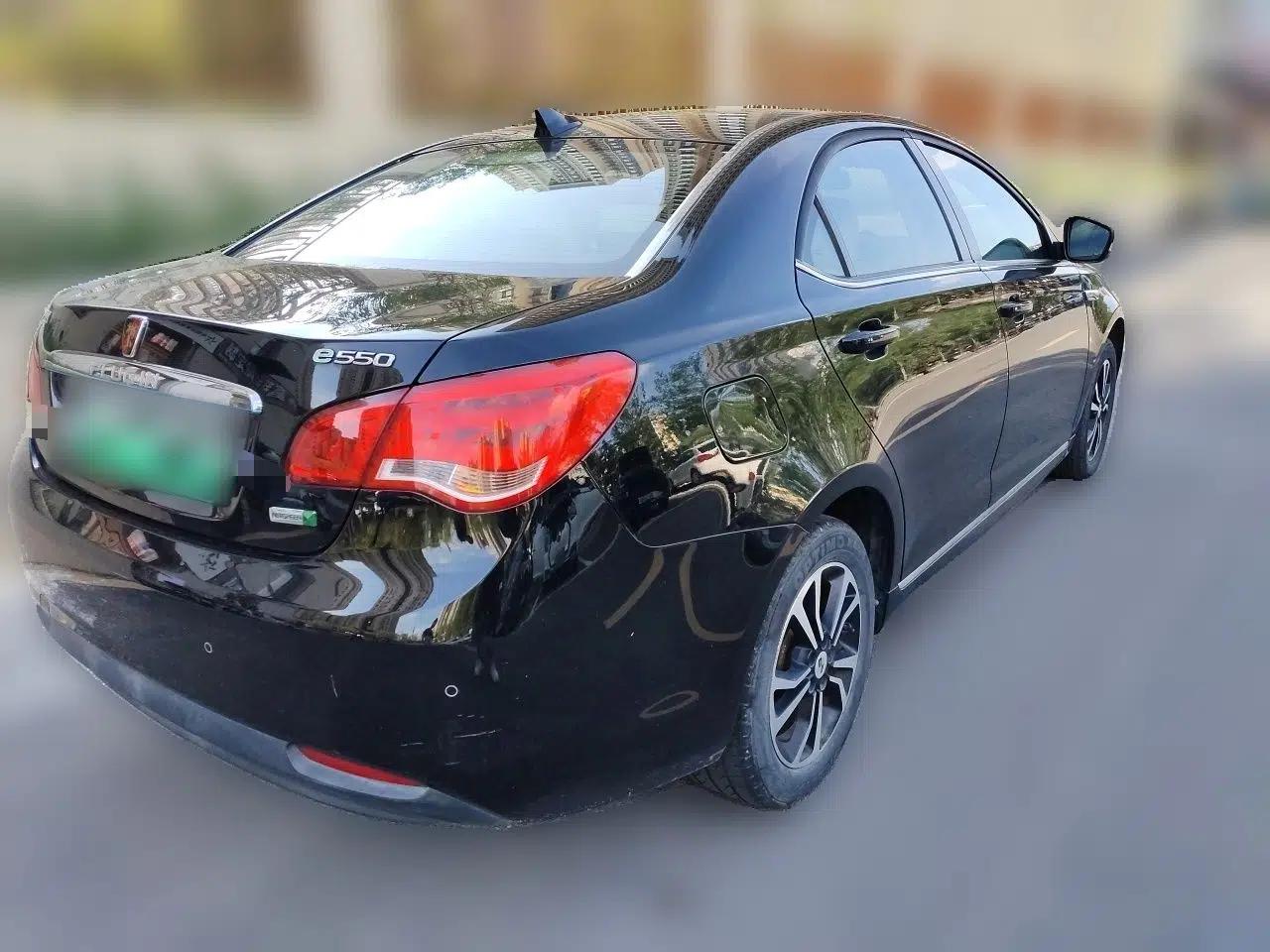 Roewe e550 2016 Deluxe Edition — миниатюра 6