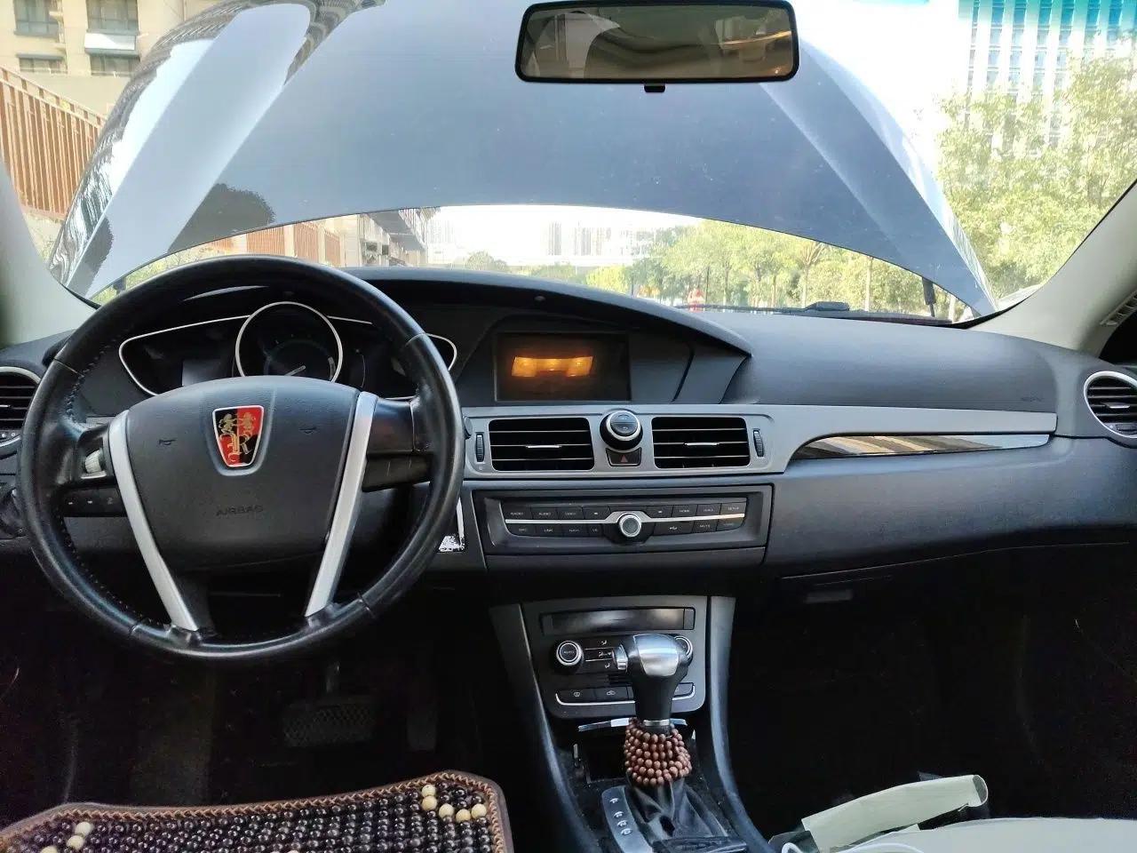 Roewe e550 2016 Deluxe Edition — миниатюра 9