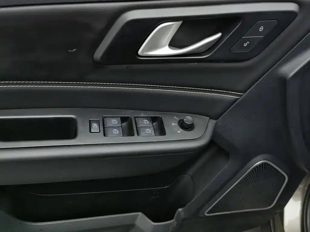 Bestune X40 2018 Popular Edition 1.6L Automatic Luxury — миниатюра 9