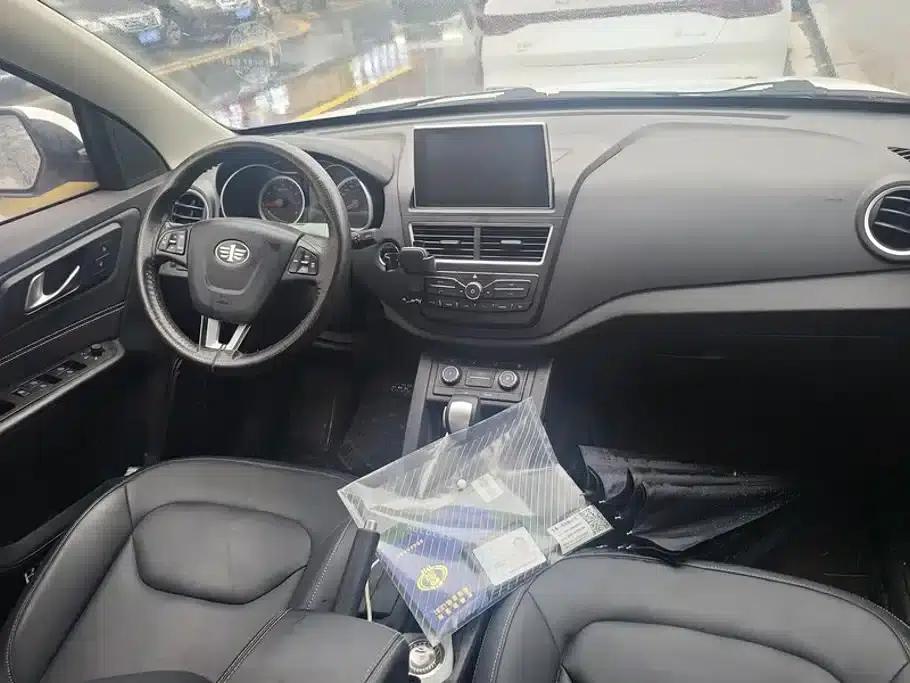 Besturn X40 2017 1.6L Automatic Premium Edition — миниатюра 12