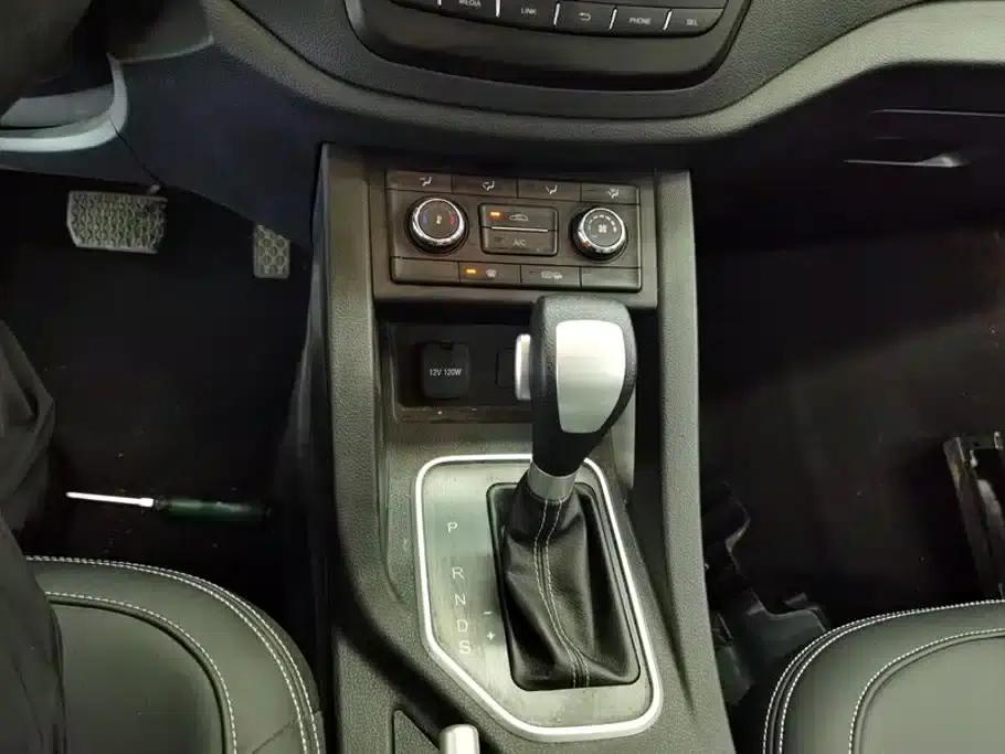 Besturn X40 2017 1.6L Automatic Premium Edition — миниатюра 16