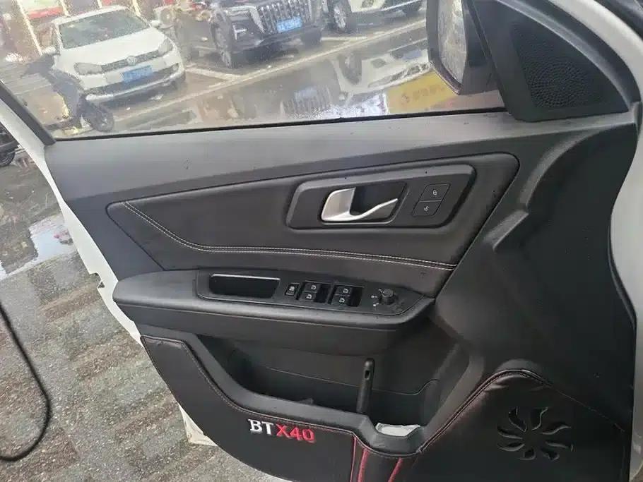 Besturn X40 2017 1.6L Automatic Premium Edition — миниатюра 7