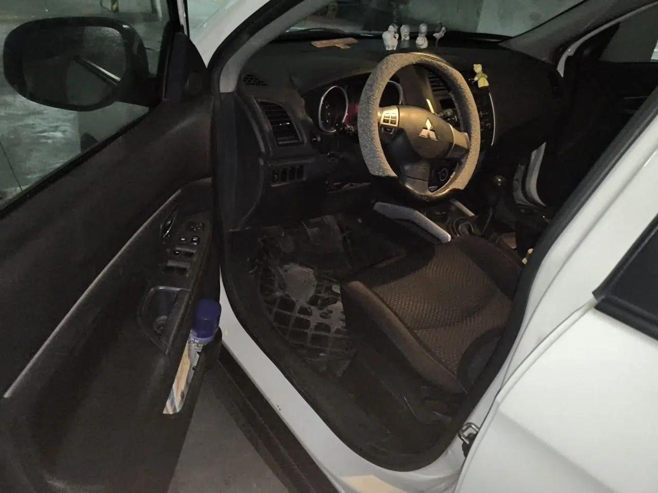 Mitsubishi ASX 2013 1.6L Manual Two-Wheel Drive Standard Edition — миниатюра 16