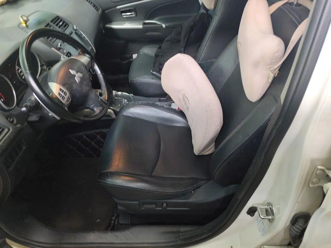 Mitsubishi ASX 2013 2.0L CVT Two-Wheel Drive Luxury Edition — миниатюра 15