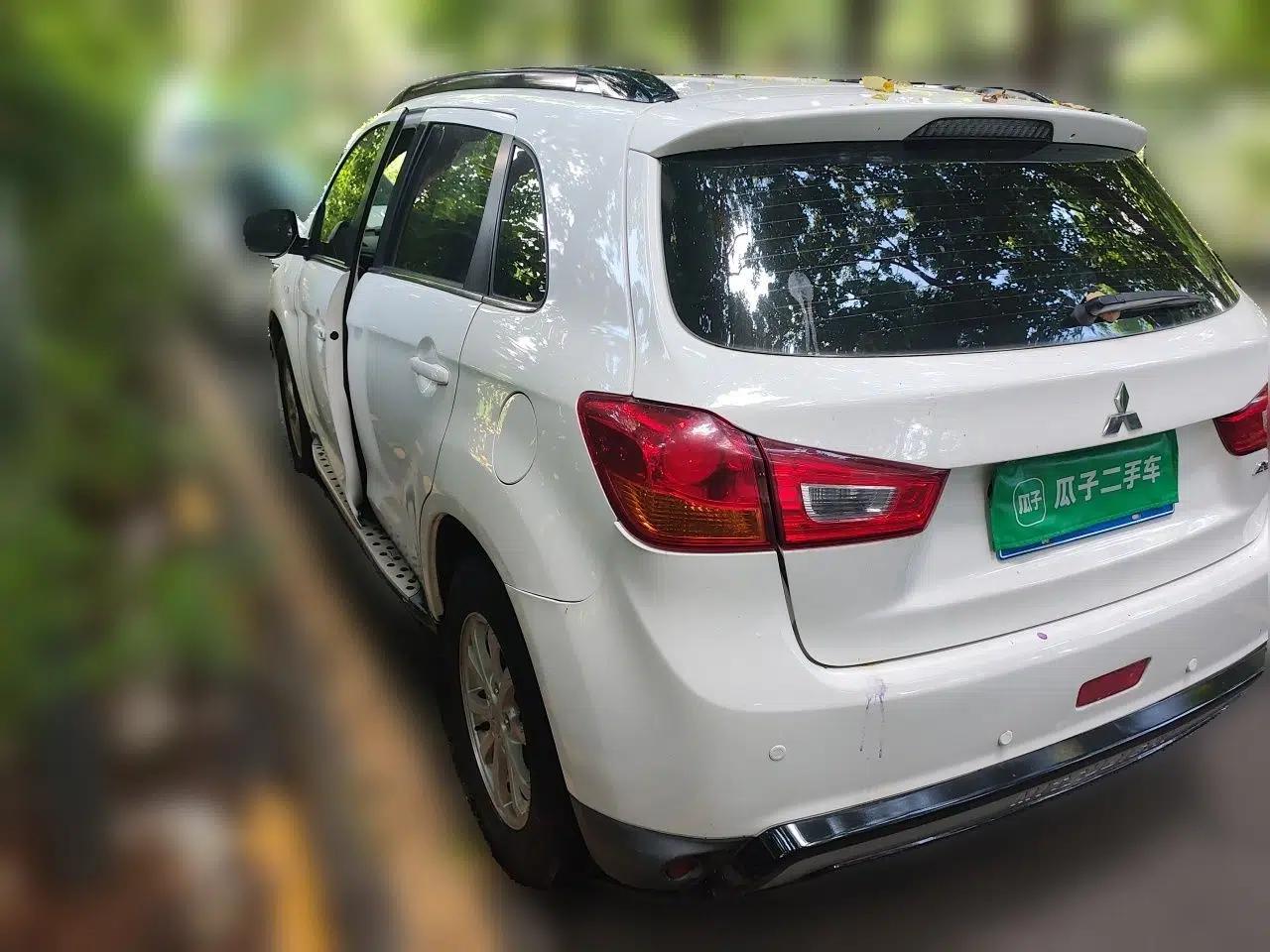 Mitsubishi ASX 2013 2.0L CVT Two-Wheel Drive Luxury Edition — миниатюра 4