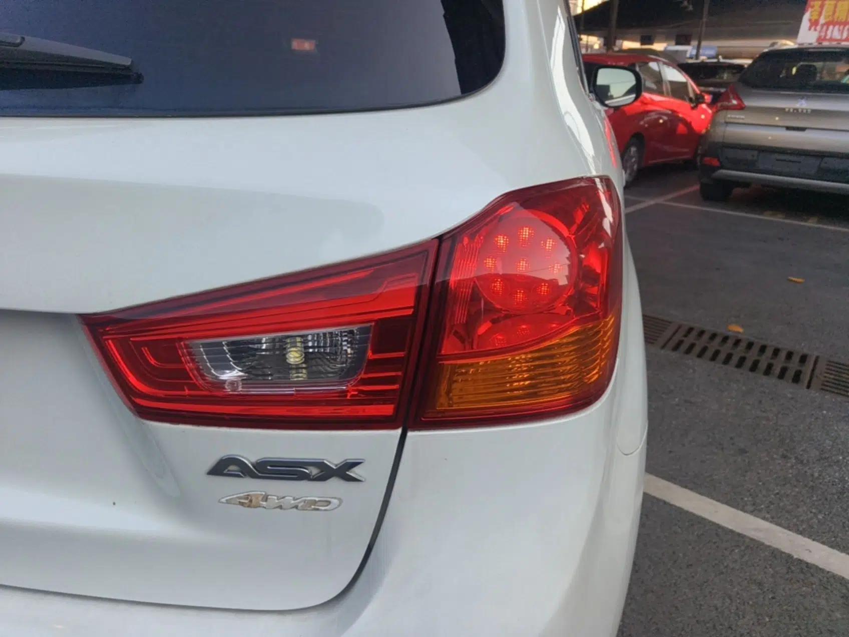 Mitsubishi ASX 2013 2.0L CVT Four-Wheel Drive Premium Edition — миниатюра 9