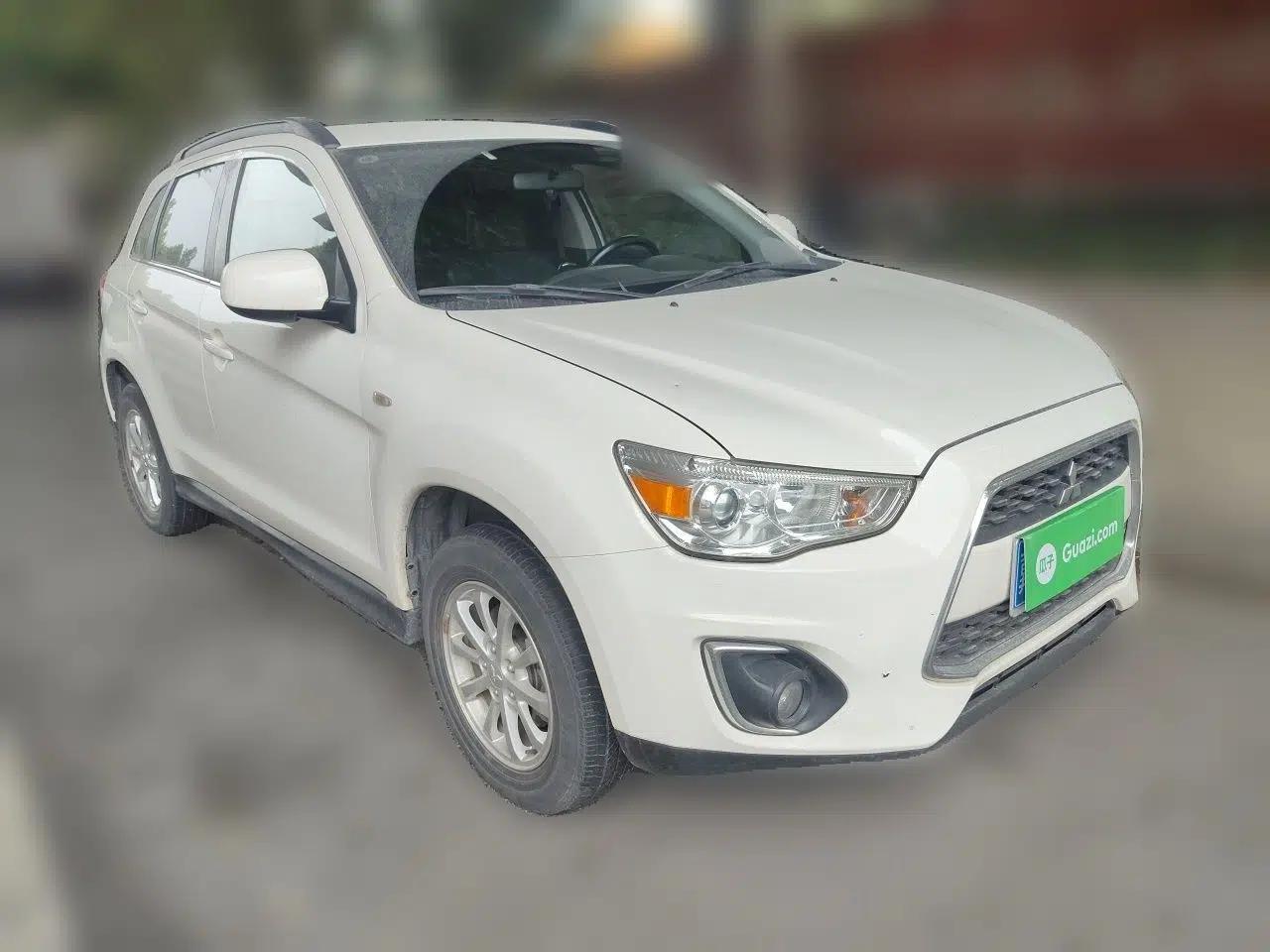 Mitsubishi ASX 2013 2.0L CVT Two-Wheel Drive Luxury Edition — миниатюра 3