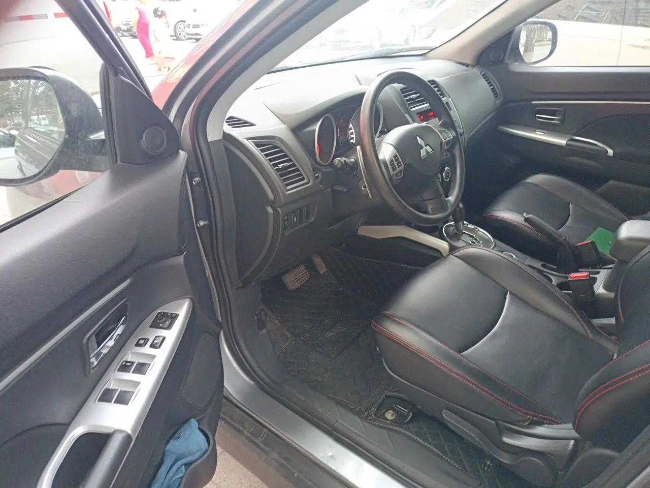Mitsubishi ASX 2013 2.0L CVT Four-Wheel Drive Premium Edition — миниатюра 16